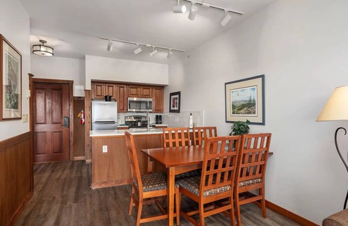 Snowshoe Condo | Cozy Condo located in the heart of Snowshoe and directly off the main ski area!