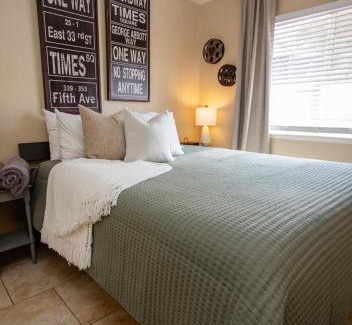 Three Rivers Apartment | Cozy Condo minutes from the Sequoia National Park