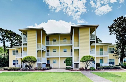 Sandestin Apartment | Cozy Condo with pool near shopping/nightlife and pristine beaches