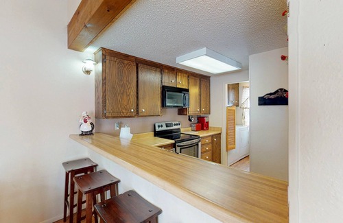 Pagosa Springs Condo | Cozy condo with WiFi, fireplace, & loft - close to golf, ski, & lakes