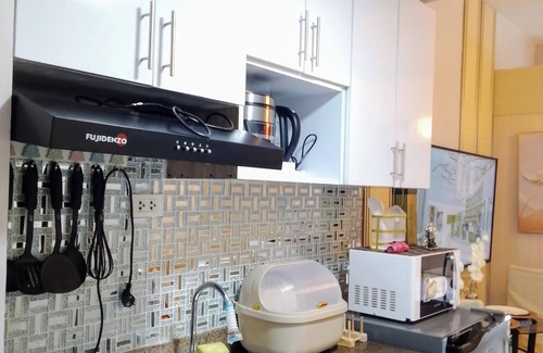 Bago Bantay Condo | Cozy condo with WiFi where you can experience life's simple pleasures with US!