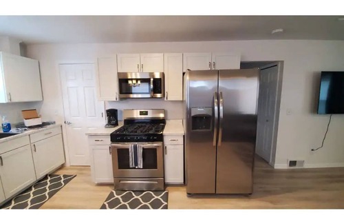 Allen Park House | Cozy Convenience Brand New Listing from Super Host!