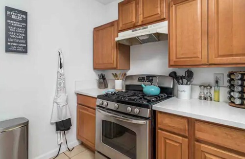 La Presa House | Cozy, Cool, Casa w/ WiFi, King Bed & Private Patio