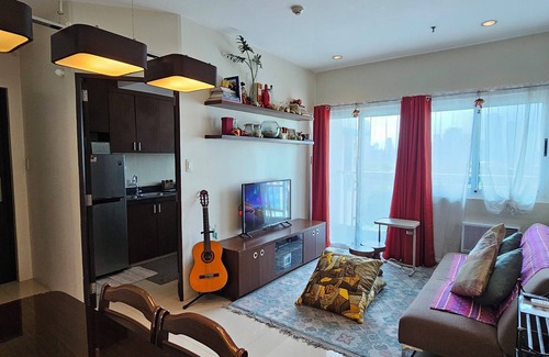 Katuparan Condo | Cozy Corner: Pet-Friendly 1BR with Sweeping City View