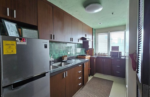 Katuparan Condo | Cozy Corner: Pet-Friendly 1BR with Sweeping City View