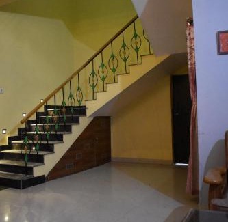 Varanasi Villa | Cozy Corner Stay