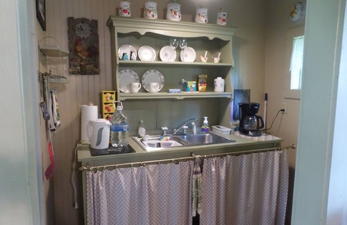 Mulberry Cottage | Cozy Cottage at Lavender Farm near Jack Daniel's Distillery, with breakfast