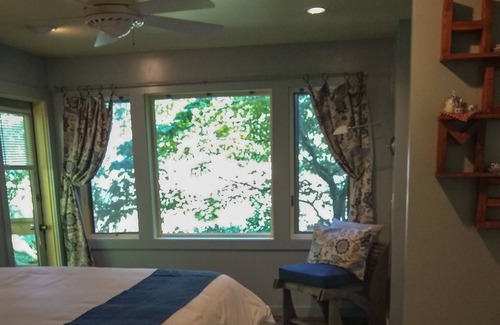 Waynesville Cottage | Cozy Cottage at Red Leaf River Inn