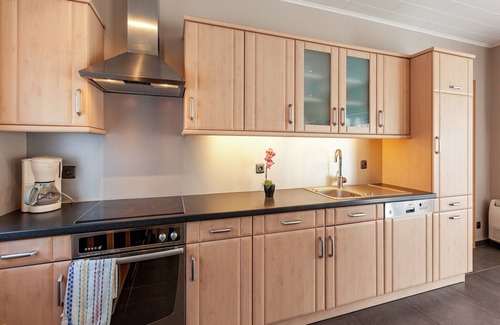 Le Bizet Cottage | Cozy Cottage for 8 Guests