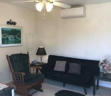 Kimberly House | Cozy Cottage House B with Double Carport