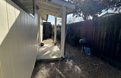 Sonoma Cottage | Cozy cottage in enjoyable Sonoma with WiFi and AC