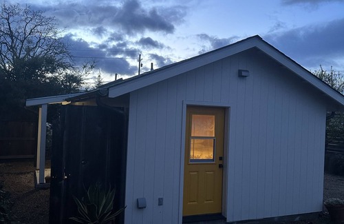 Sonoma Cottage | Cozy cottage in enjoyable Sonoma with WiFi and AC