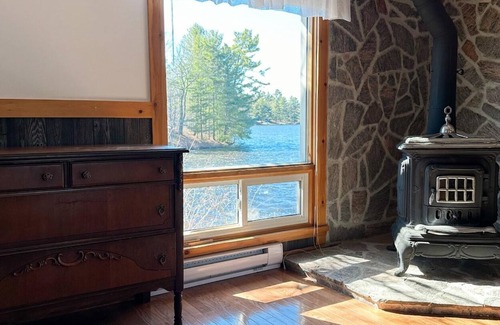 McKellar Cottage | Cozy Cottage in McKellar ON Lakeside