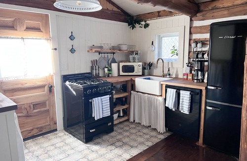 Williamstown House | Cozy Cottage in the Berkshires on 1.6 Acres