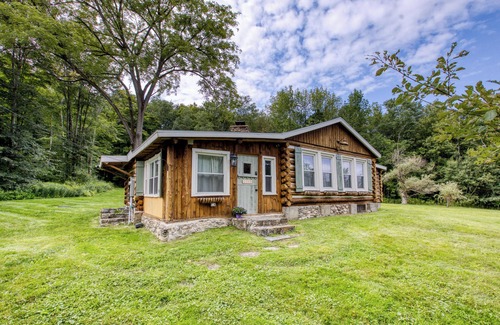 Williamstown House | Cozy Cottage in the Berkshires on 1.6 Acres
