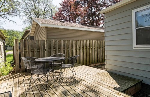 East Side Pioneers House | Cozy Cottage- Just minutes away from downtown