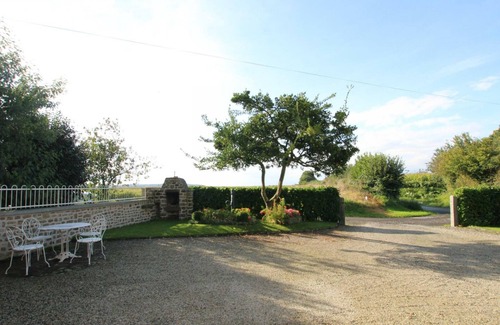 Lolif Cottage | Cozy Cottage Near Avranches - 2 Bedrooms, Garden, BBQ, 30km from Mont Saint Michel