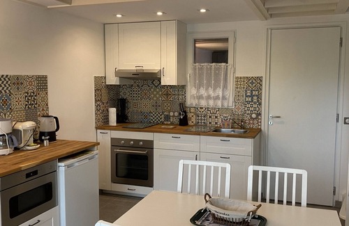 Cabourg Apartment | Cozy Cottage near Cabourg Beach with Private Garden and Free Wi-Fi