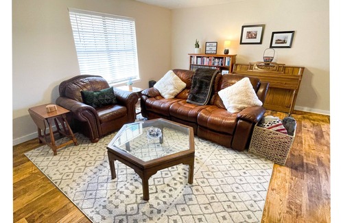 North by Northwest House | ☼Cozy Cottage on 2nd☼