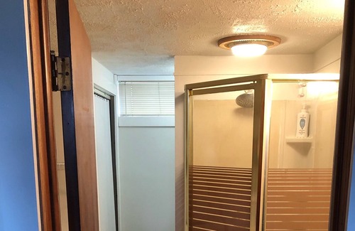 Sand Creek Cottage | Cozy Cottage on Evans Lake. Enjoy Lake/Dock access, Kayaks, and a Hot Tub