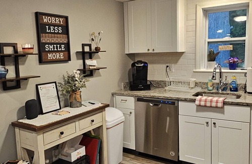 West Hopkinton Cottage | Cozy cottage on Pleasant Pond