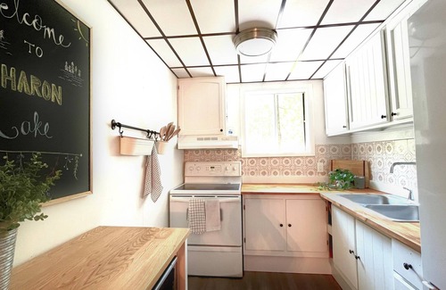 Minden Cottage | Cozy cottage on quiet lake