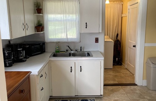 Weeks Mills House | Cozy Cottage on Togus Pond