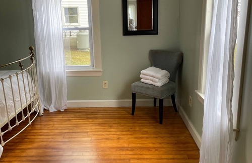 Weeks Mills House | Cozy Cottage on Togus Pond