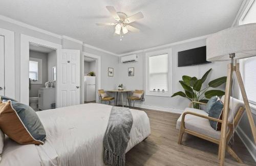 South Pensacola House | Cozy Cottage Studio in Pensacola