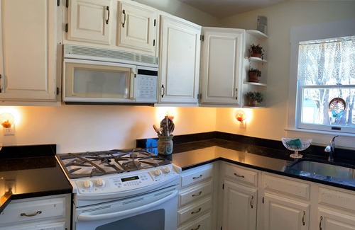 Adelphia Cottage | Cozy Cottage