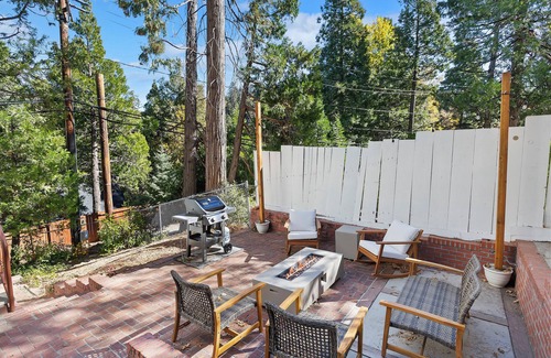 Lake Arrowhead Cottage | Cozy Cottage w/Lake Access near Village in Lake Arrowhead
