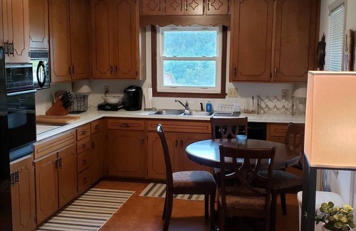 Mills River Cottage | Cozy Cottage w/ Stunning Mountain & River Views