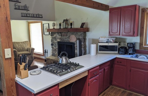 New Carlisle House | Cozy Country Escape - Convenient to New Buffalo, Notre Dame & Amazon data center