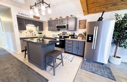 Etna House | Cozy Country Home 7 Min to Cornell Peaceful Private Retreat