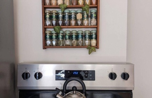 Lynn Garden House | Cozy Country Home tucked away in the scenic Appalachian Mountains