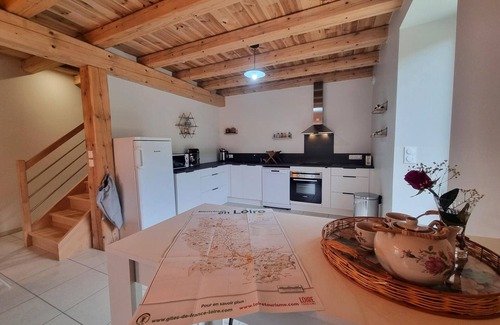 Gumieres Cottage | Cozy Country House for 10 in Gumières