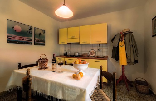 Gavorrano House | Cozy country house surrounded by olive trees.