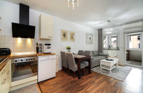 Jadreski Apartment | Cozy Couple's Getaway: 1-Bed 1-Bath Apartment with Parking