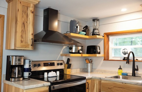 Montgomery Cabin | Cozy Couples Cabin