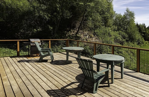 Haines Cottage | Cozy Cove Cottage - Peaceful, secluded, private beach, BBQ, washer/dryer