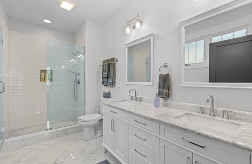 Dunean House | Cozy Craftsman Getaway, Walk to Main Street & Reedy Falls