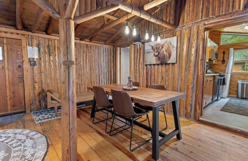 Silver Plume Cabin | Cozy Creekside Getaway!
