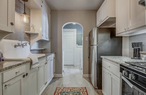 Crestwood House | Cozy Crestwood Classic 3BR Home!