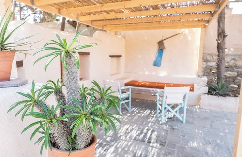 Parasporos Cottage | Cozy Cycladic Cottage | Steps From the Beach & Close to Town.