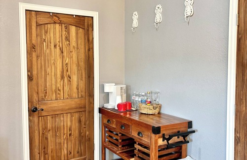 Dennis Cabin | Cozy Darlin' Suite on the River