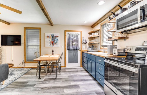 Dayton Apartment | Cozy Dayton Cottage w/Yard: Walk to Main Street!