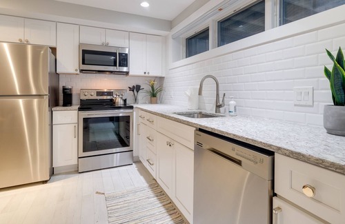 Stanton Park House | Cozy DC Apartment ~ 1 Mi to National Mall