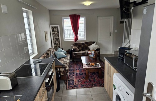 Cape Town Apartment | Cozy De Hawking