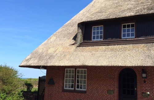 Wenningstedt-Braderup Apartment | Cozy vacation apartment with a view of the Braderuper Heide