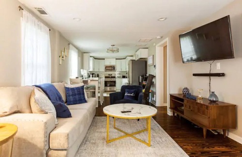 Belvedere Park House | Cozy Decatur Bungalow - 10 min. to downtown Atlanta. The Perfect Intown Getaway!